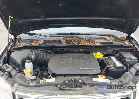 2014 Chrysler Town & Country Touring from USA, damaged, VIN 2C4RC1BG2ER342819